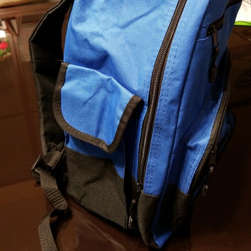 Back pack - Picture 3 of 3